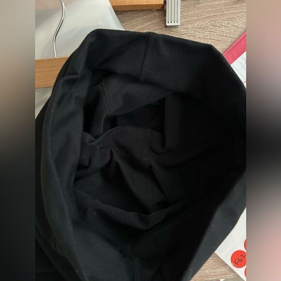 Fabletics Black Capri Leggings Sides Pockets - Picture 9 of 10